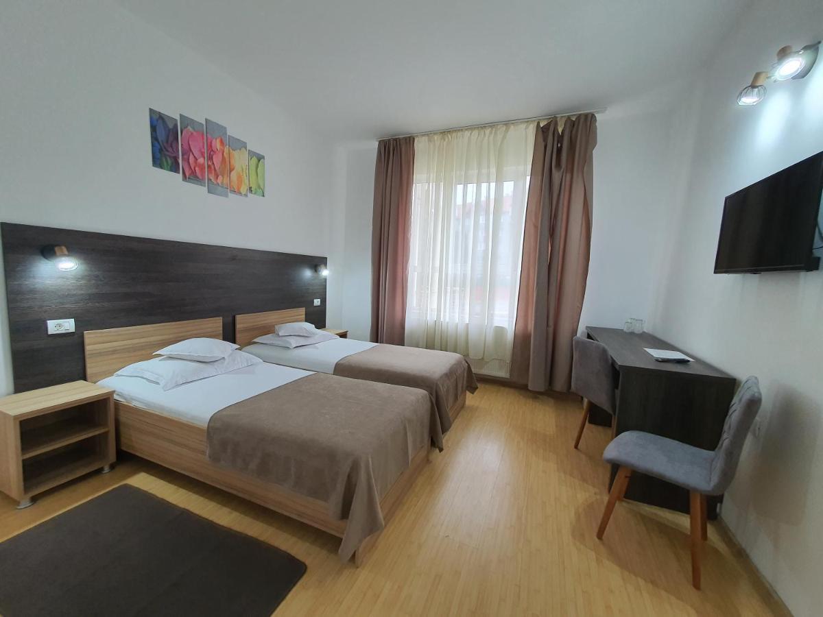 Hotel Mures Toplita  Exterior photo
